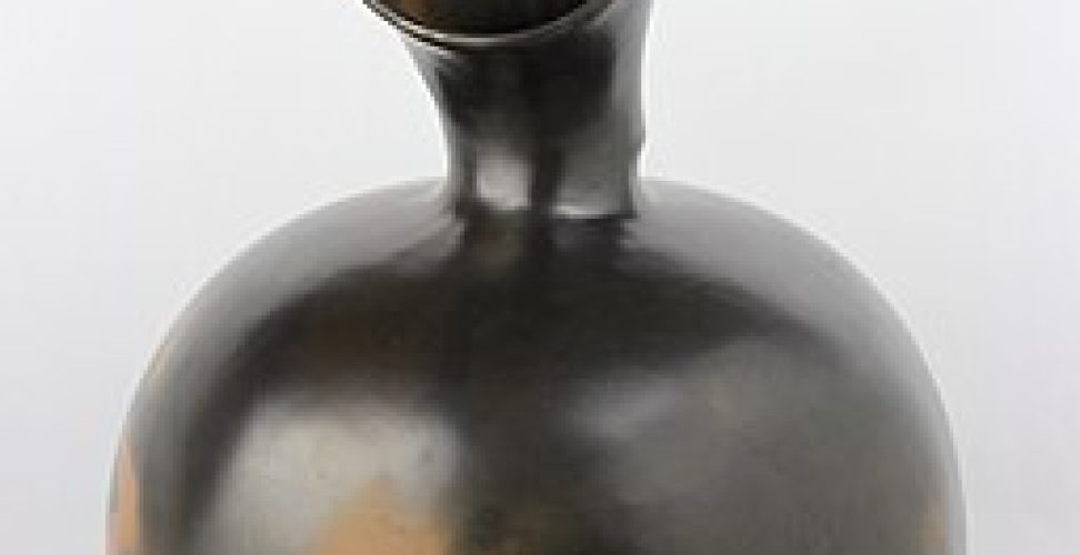 256px-Thrown_Burnished_Reduction_Fired_pot_by_Magdalene_Odundo_YORYM-2004.1.950